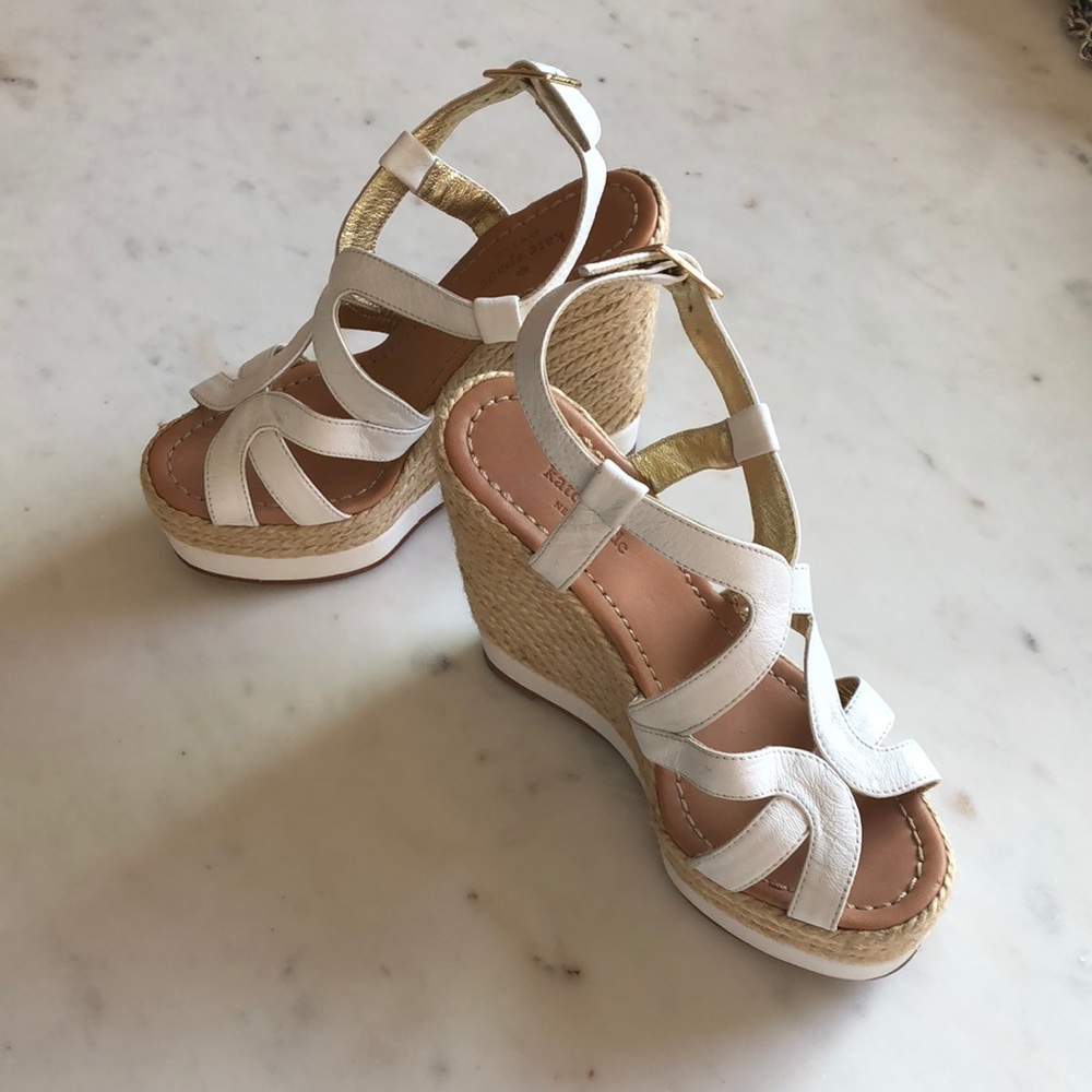 ✨SALE✨ VVVEUC Kate Spade wedges size 5